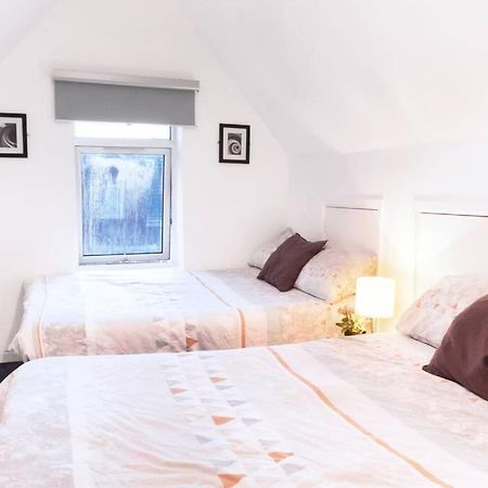 Apartment Up To 9 Close To Centre, Big Tv And Wifi カーディフ エクステリア 写真