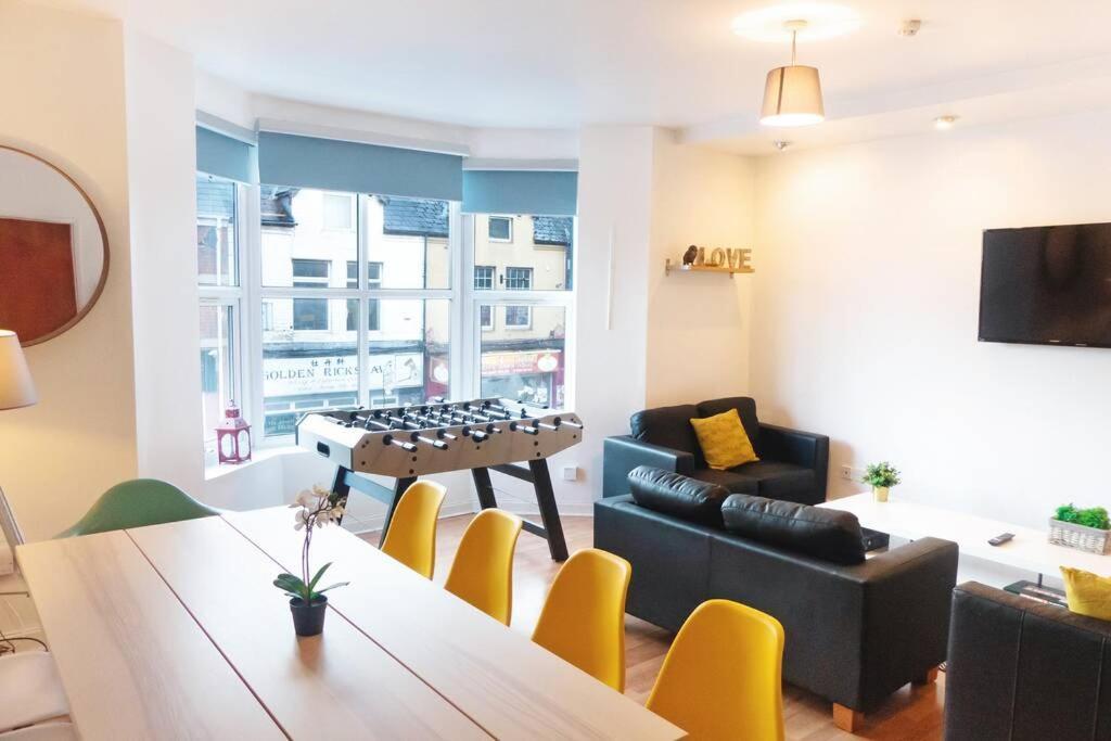 Apartment Up To 9 Close To Centre, Big Tv And Wifi カーディフ エクステリア 写真