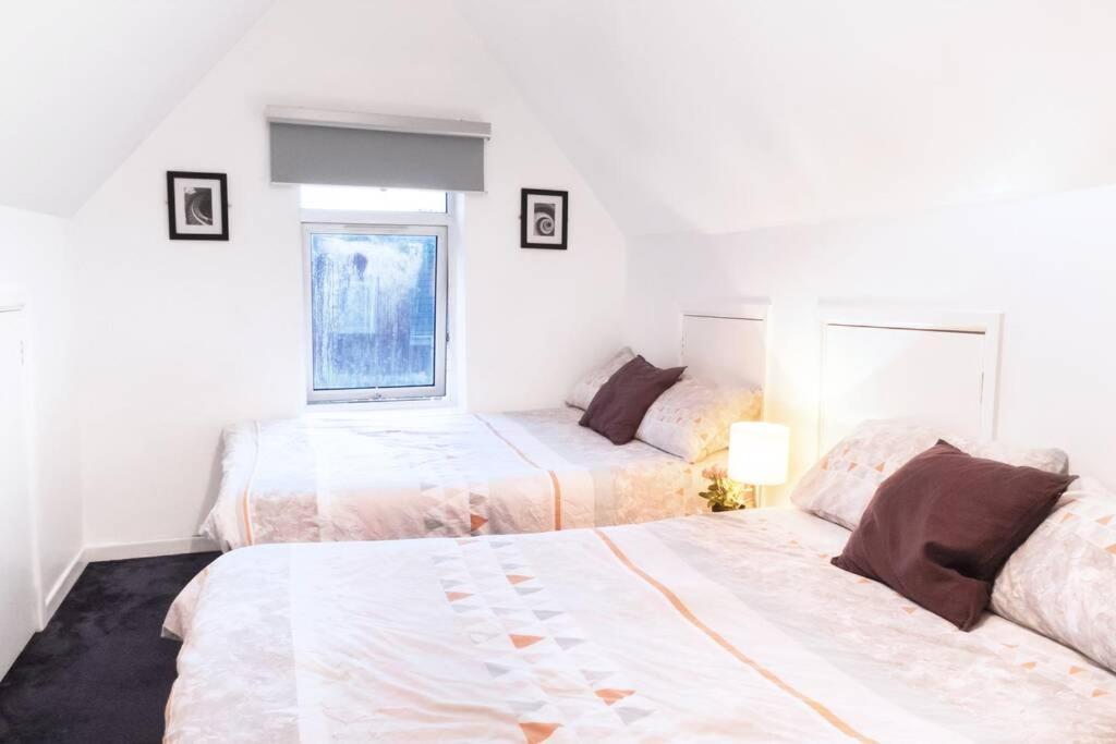 Apartment Up To 9 Close To Centre, Big Tv And Wifi カーディフ エクステリア 写真